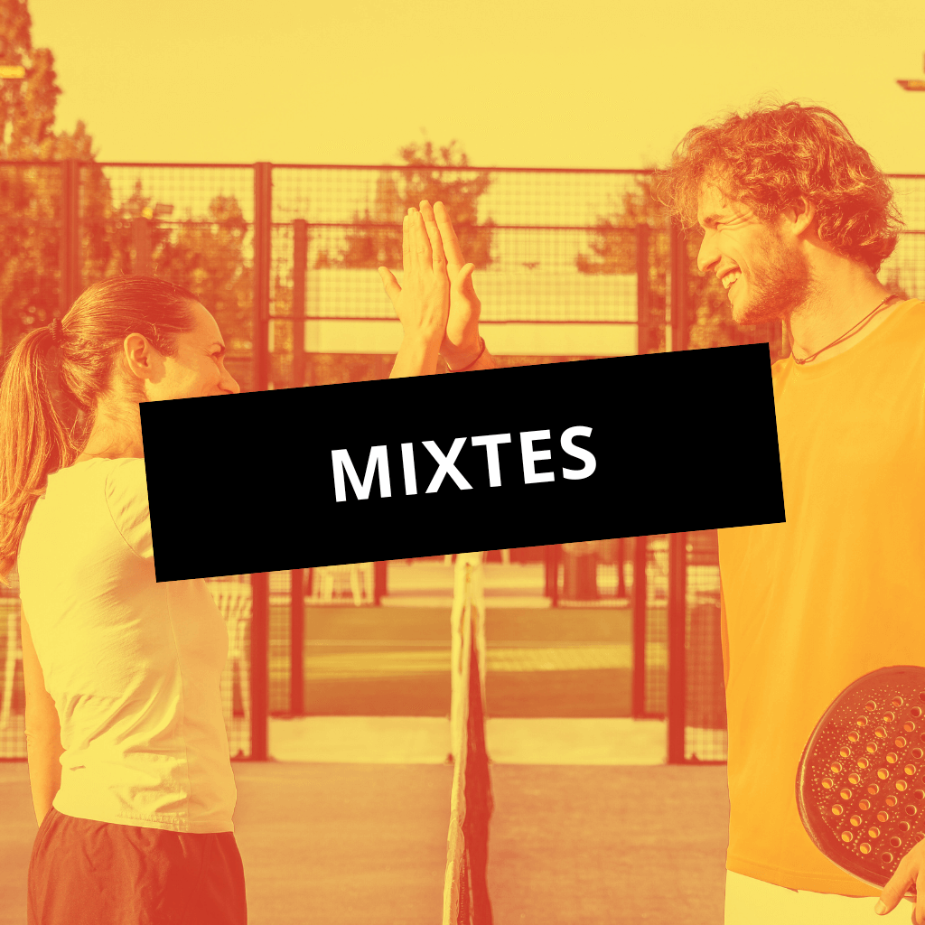 Un match de padel mixte avec joueurs et joueuses réunis sur le court à Aix
